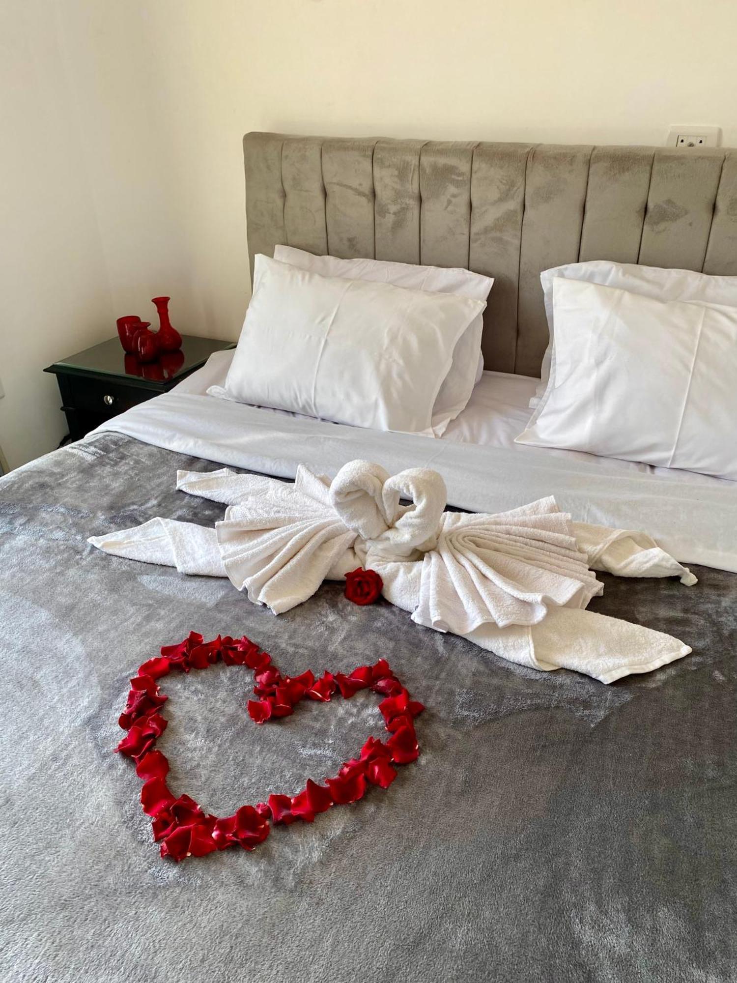 K Boutique Hotel Medspa-Pyramids & Grand Egyptian Museum Ghatati Ngoại thất bức ảnh
